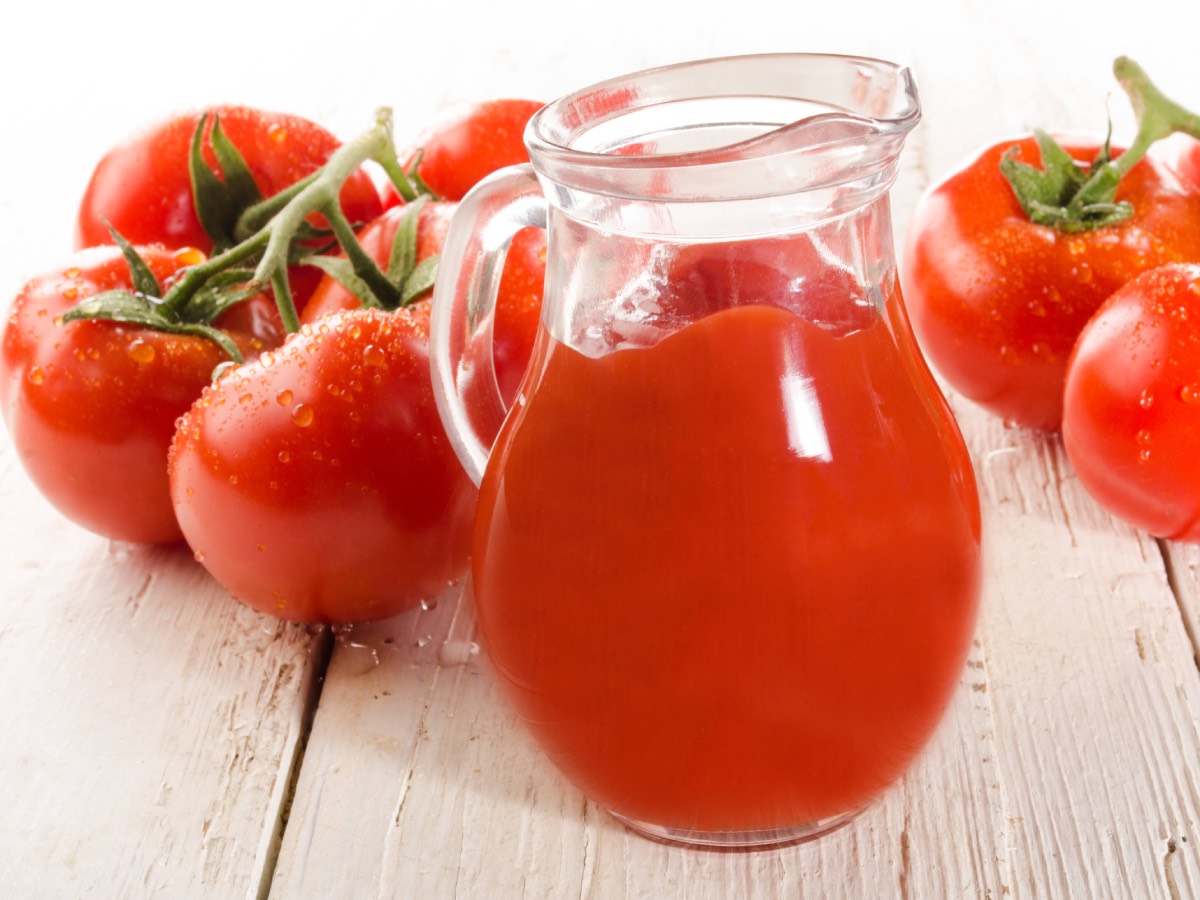 Ученые рассказали о чудодейственных свойствах томатного сока