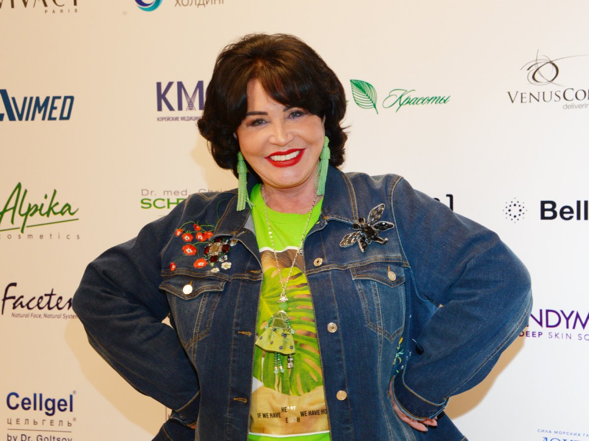 "Завораживающе неожиданно": Бабкина сообщила о свадьбе в Сенегале