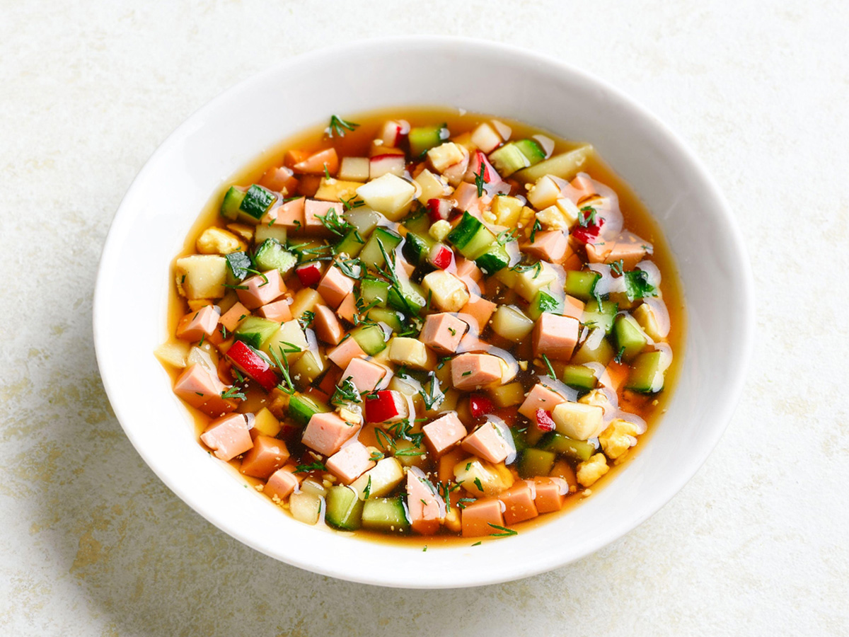 Ах, окрошка - объедение! От русского холодного супа иностранцев бросает в дрожь