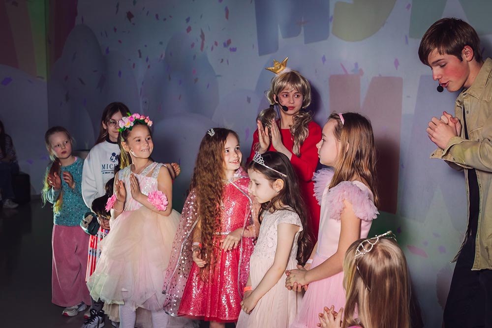 Во время праздника (3)