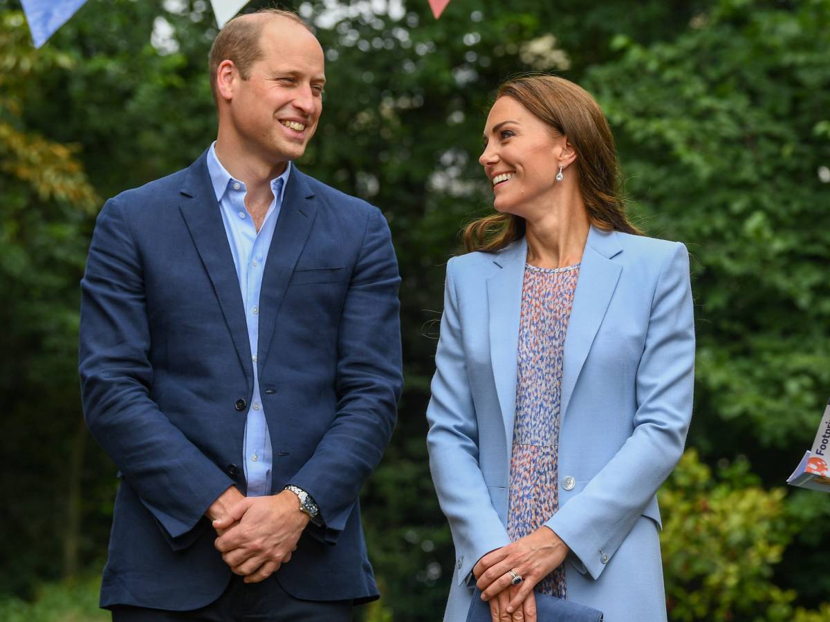Волос почти нет: смущенный из-за наследственной болезни принц Уильям перевел тему на жену