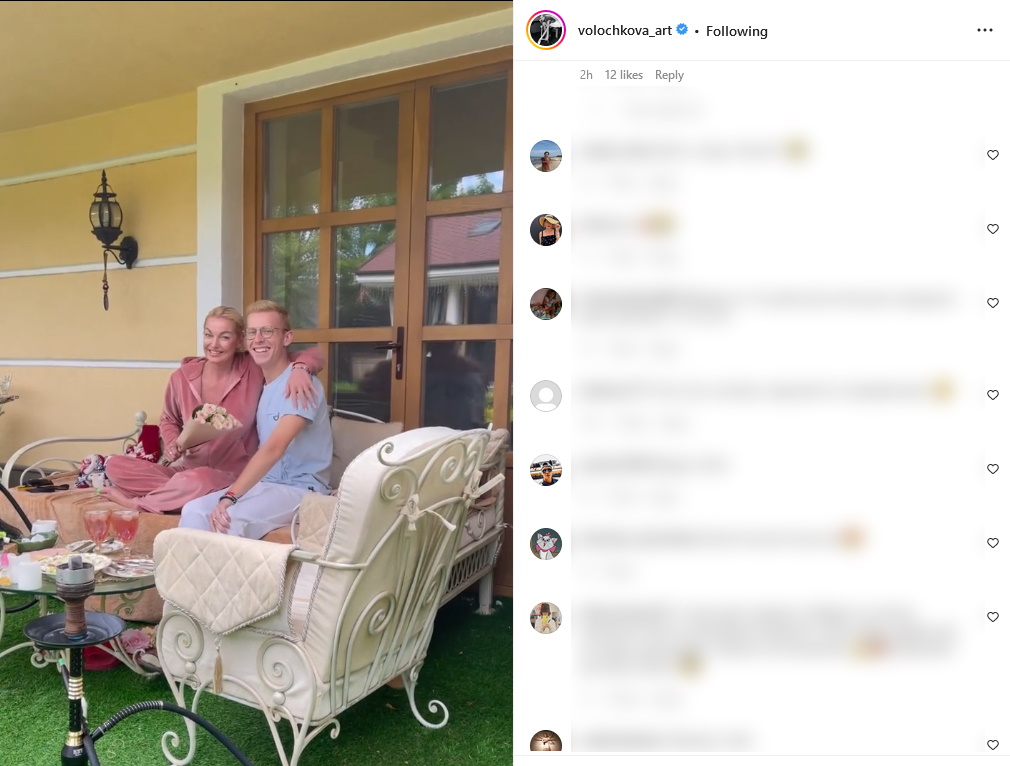  Годится в сыновья: Волочкову в странном состоянии сняли с молоденьким красавчиком