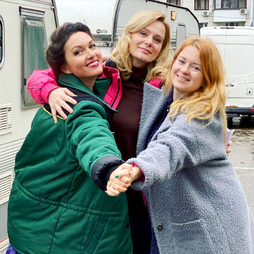 С подругами-актрисами Юлией Такшиной и Аллой Югановой