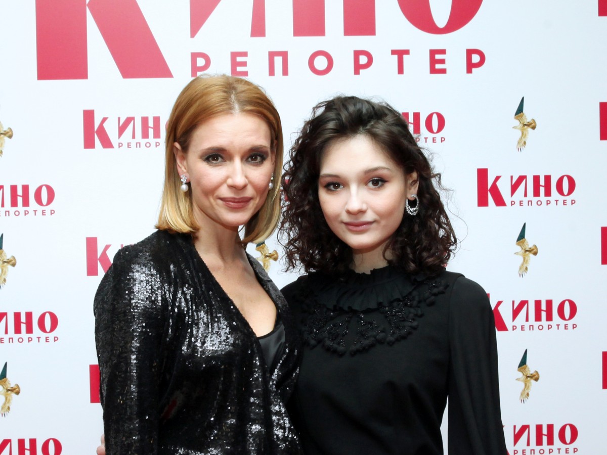 "Я не обращаюсь к ней за советами": Маша Кончаловская откровенно рассказала об отношениях с матерью