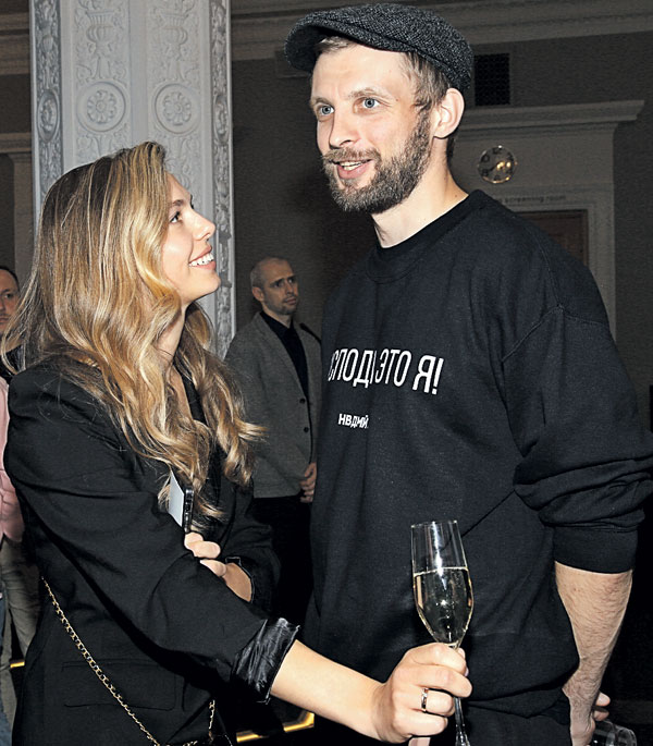 Таисия Вилкова была с мужем - режиссером Семеном Серзиным. Год назад у них родилась дочка Серафима