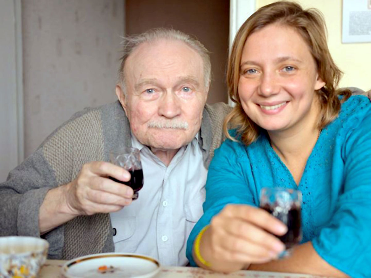 Сценарист «Большой перемены» - писатель Садовников играл на ипподроме и снимал девушек на главной улице Краснодара