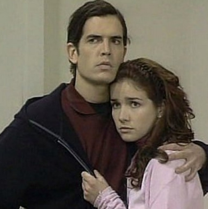 Милагрос стала гражданкой РФ, а Иво почти перестал сниматься: как сложилась судьба главных звезд сериала «Дикий Ангел»