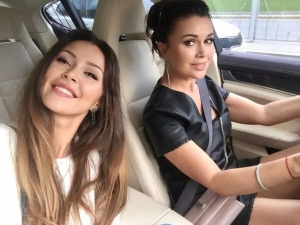 Жуткое фото Заворотнюк в бинтах в клинике слили в Сеть