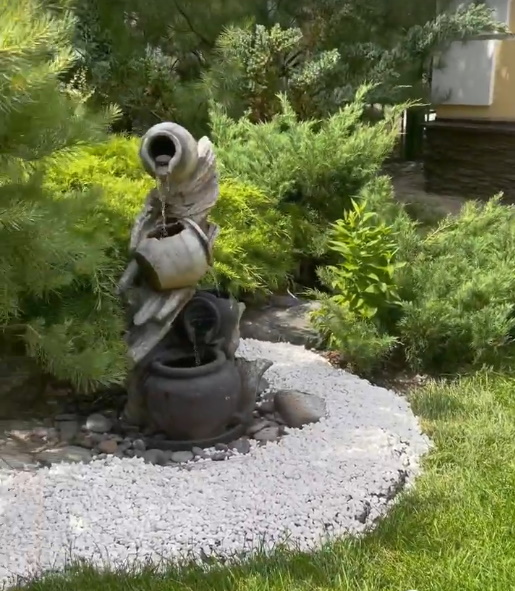 «Здесь писала Настя»: установленный Волочковой монумент вызвал оторопь