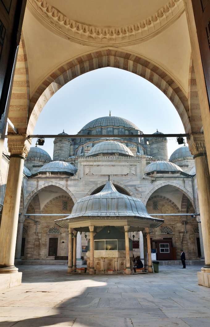 Величественный дворец Топкапы и мечеть Сулеймание: как сейчас выглядят достопримечательности из «Великолепного века»