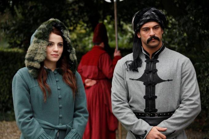 Не только Бали-бей из «Великолепного века»: топ-5 лучших ролей Бурака Озчивита