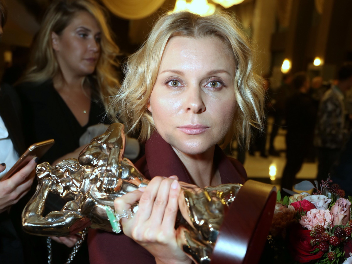 Пропала без вести: что случилось с актрисой Яной Трояновой****