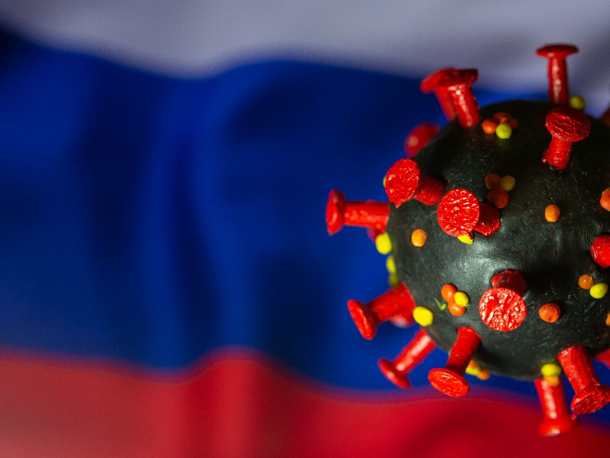 Коллективный иммунитет упал: россиянам вновь грозит самоизоляция?