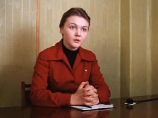 Марина Дюжева в роли адвоката в фильме «Мимино»