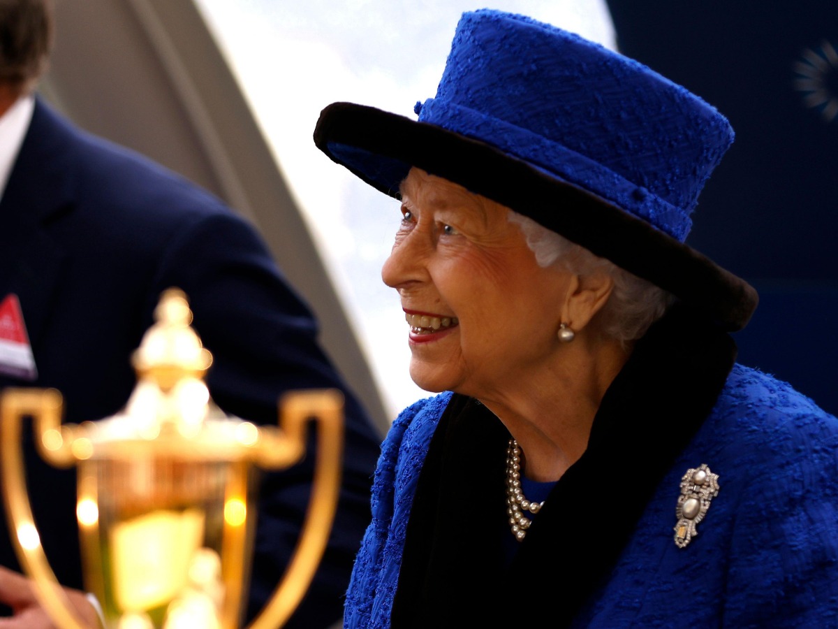 Загадочное исчезновение: что случилось с катафалком Елизаветы II