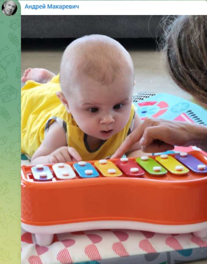 Весь в отца: Макаревич показал подросшего сына от молодой жены