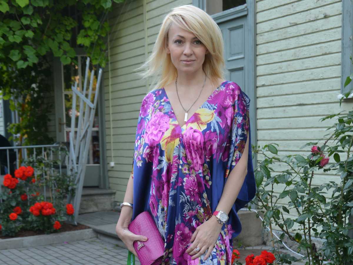 Стилист о Рудковской в дерзком мини: "Она зачастую этим злоупотребляет"