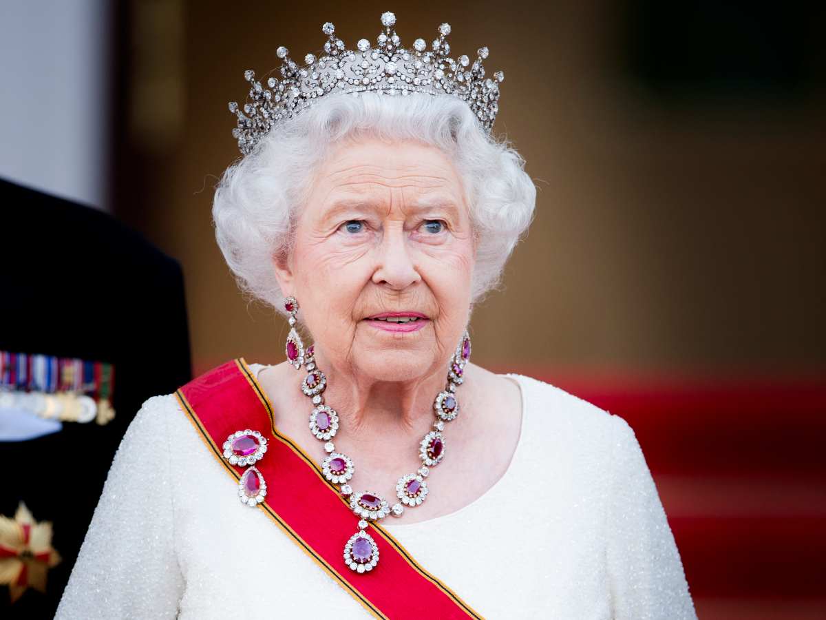 По 30 часов в очереди к гробу: появились детали похорон Елизаветы II