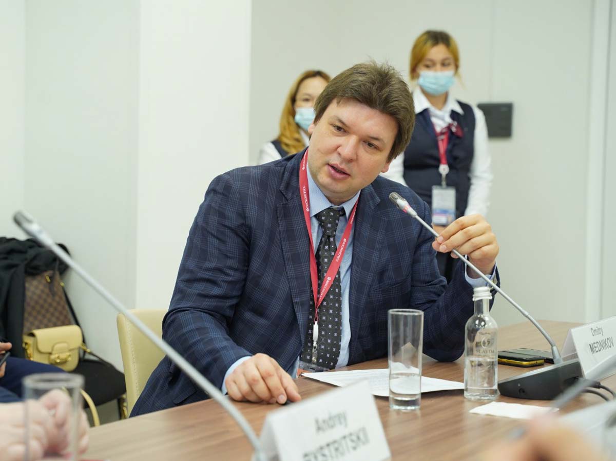 Радиохолдинг предложил создать единый маркетинговый центр по продвижению Дальнего Востока «Русская Медиагруппа» создала площадку для обсуждения уникального культурного кода Восточной России