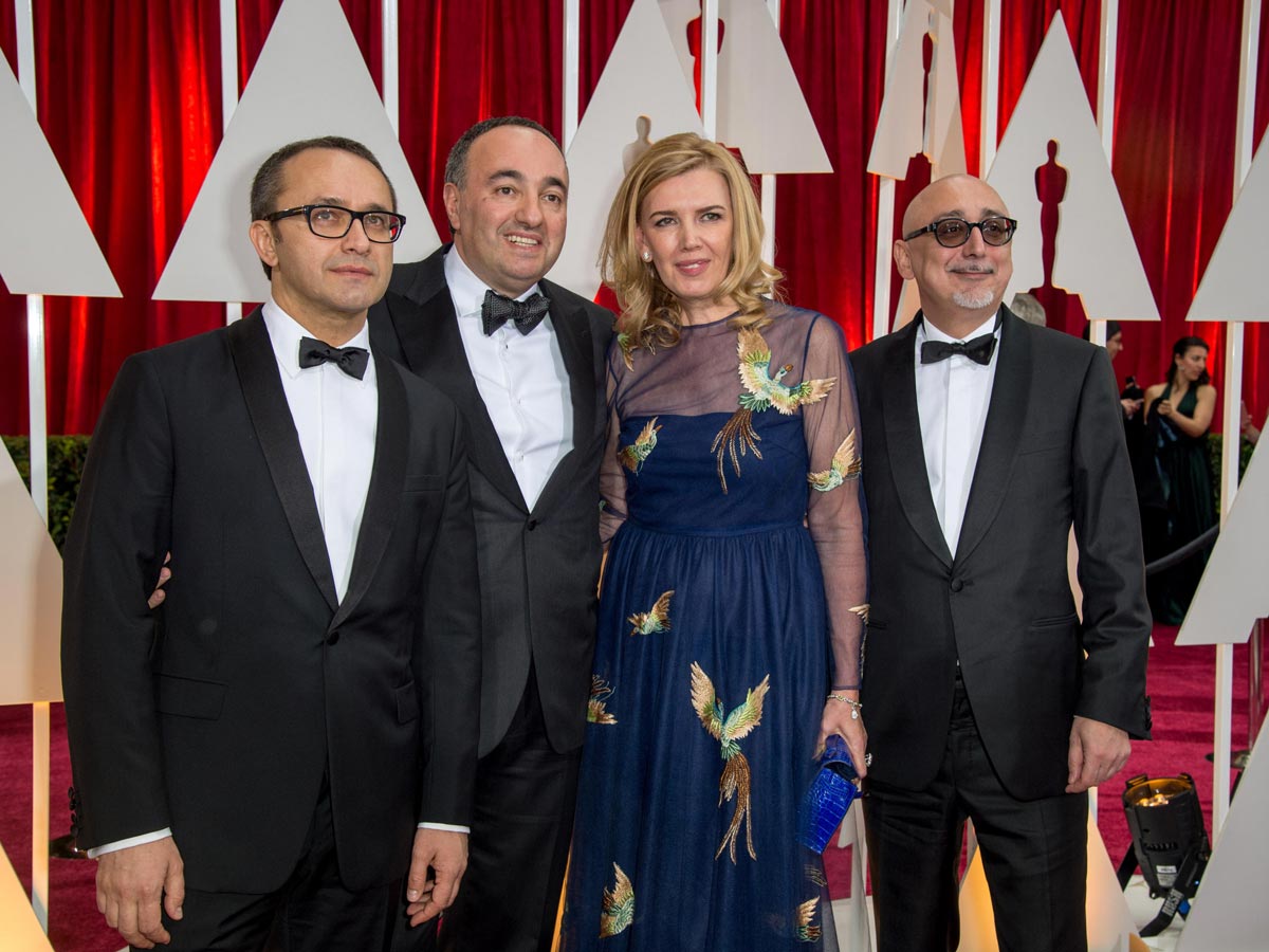 Российские представители на 87-йпремии «Оскар» в 2015 году (слева: Андрей Звягинцев и Сергей Мелькумов)