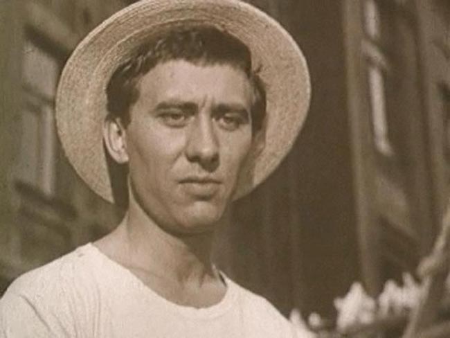 Владимир Шурупов в фильме «Мальчик и голубь»