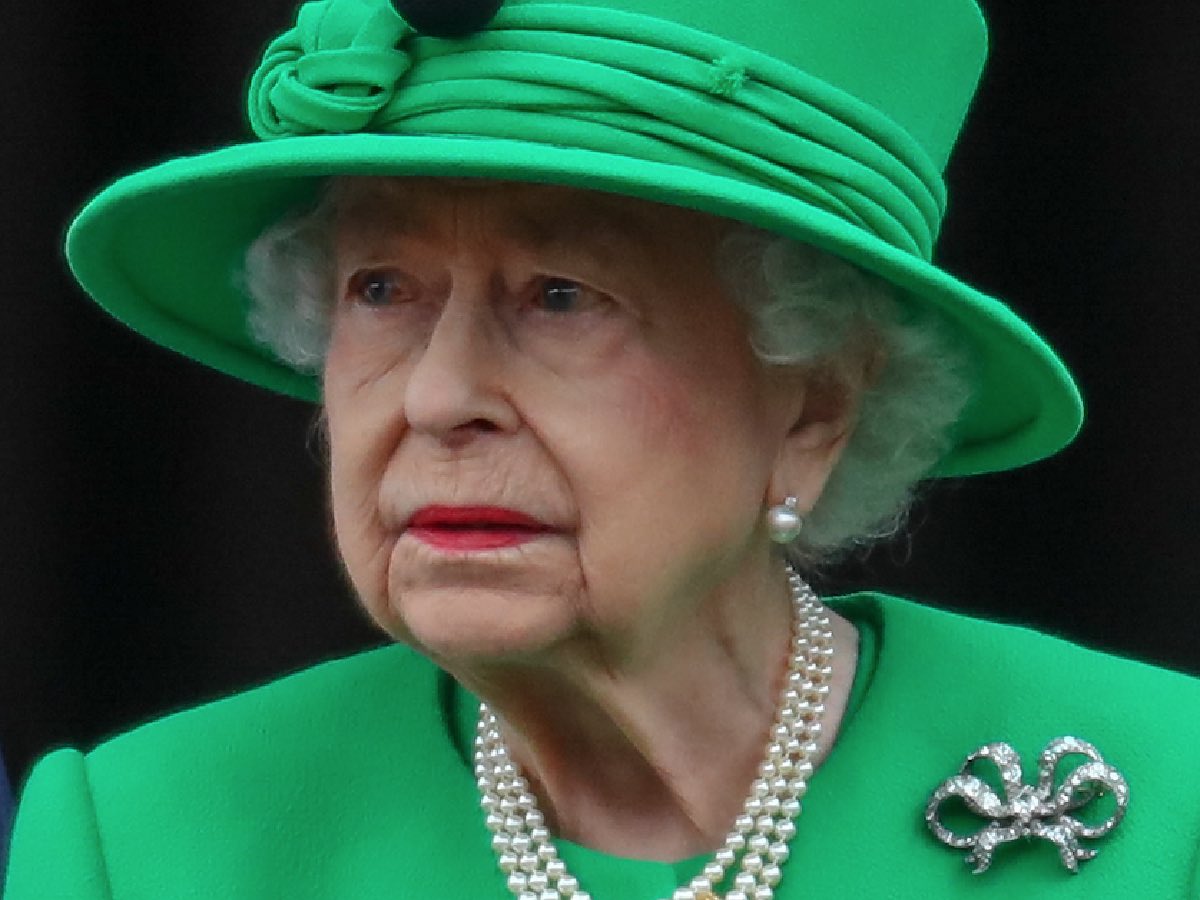 Жухлый сухофрукт: как Елизавета II выглядела перед смертью