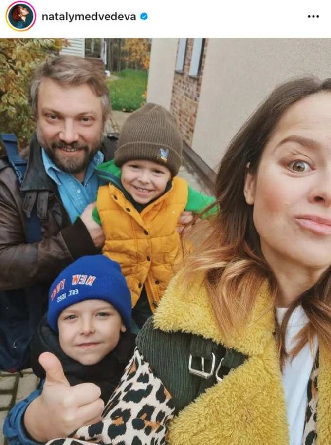 «Наша банда»: звезда Comedy Woman Наталия Медведева впервые показала детей 