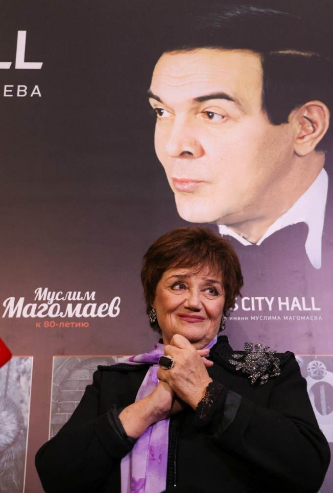 Трогательная улыбка и сияющий взгляд: Тамара Синявская посетила памятный концерт в честь Магомаева