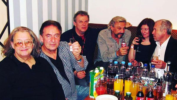 За кулисами концерта Градского в «Крокус Сити Холле»: Александр Борисович, Леонид Бергер, Виктор Березинский, Анатолий Алешин, Мария Кац и Андрей Макаревич**** (признан иноагентом)