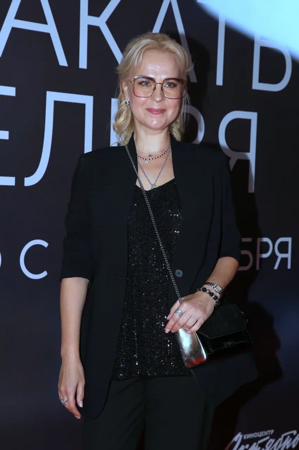 Огромные очки и морщины: постаревшая Светлана Чуйкина вышла в свет