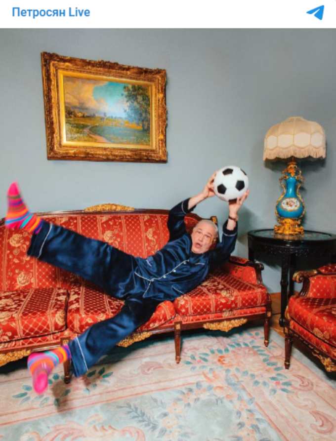 Враскорячку и без жены: Петросяна сняли в странном виде в дорогом отеле