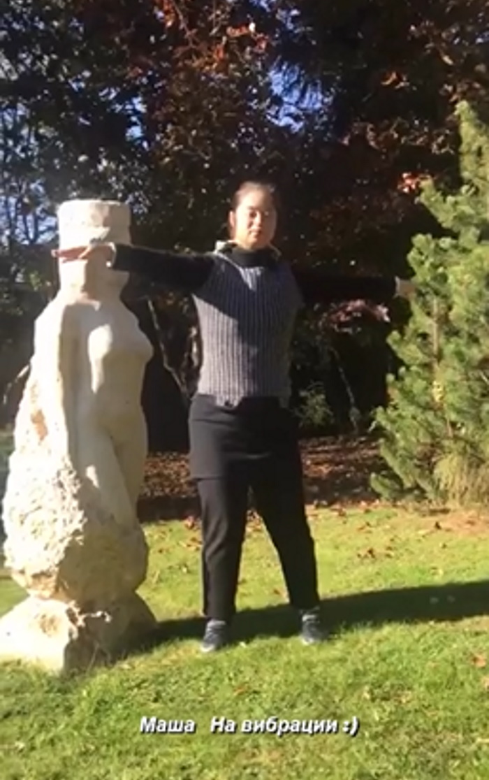 Стала актрисой, полюбила свое тело: как живет особенная дочь Ирины Хакамады