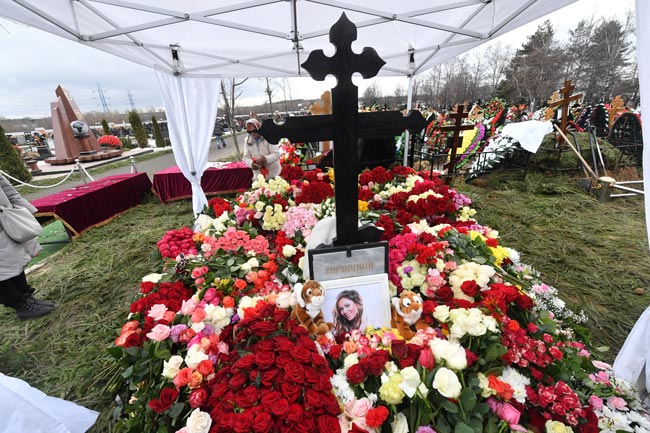 Могила-Юлии-Началовой