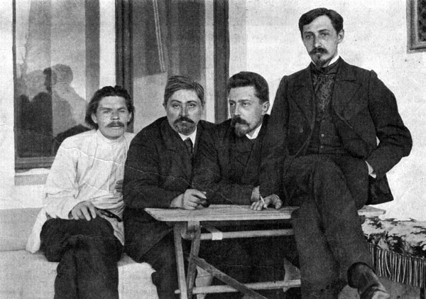 М. Горький, Д.Н. Мамин-Сибиряк, Н.Д. Телешов и И.А. Бунин. Ялта, 1902 г.