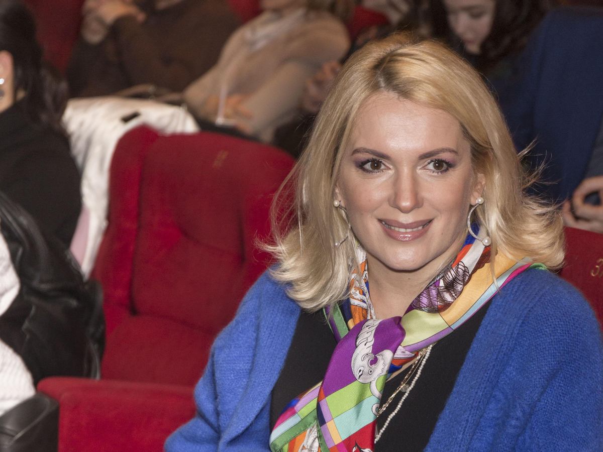 «Внуков Маше не видать»: взрослую дочь Порошиной застали за поцелуями с девушкой