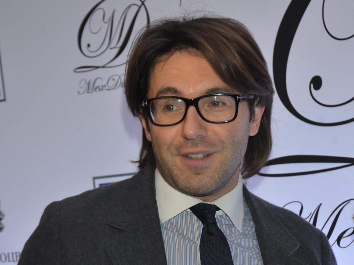 «Гладкий и блестящий»: Андрей Малахов похвастался новым париком