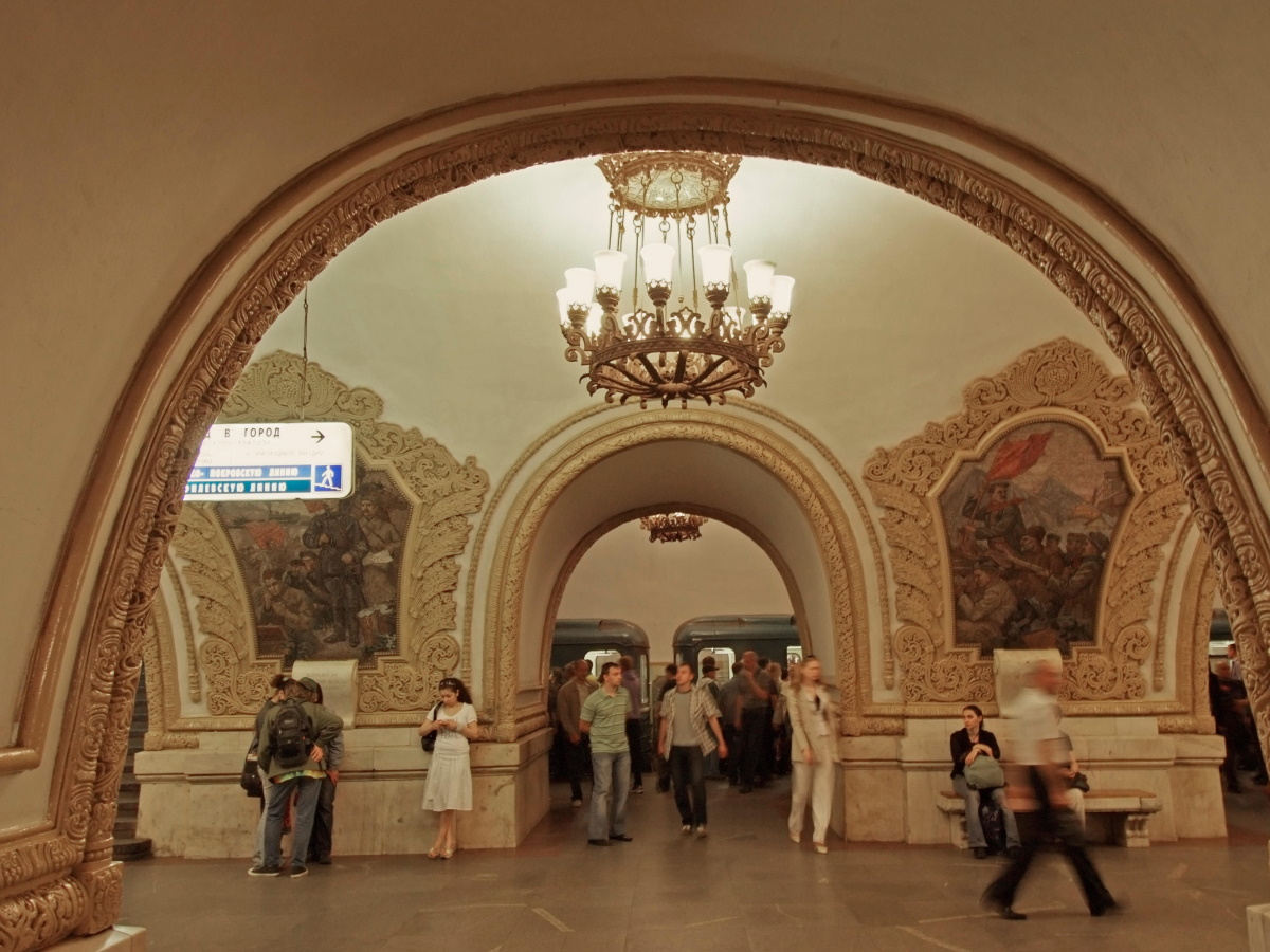 Метро В Москве пассажирам городского транспорта разрешат замораживать абонементы
