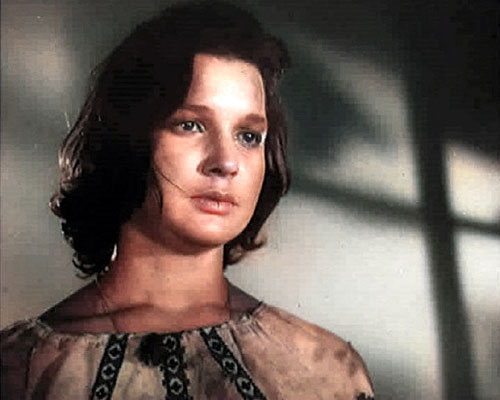 В фильме «Иванна» героиню Инны повесили фашисты