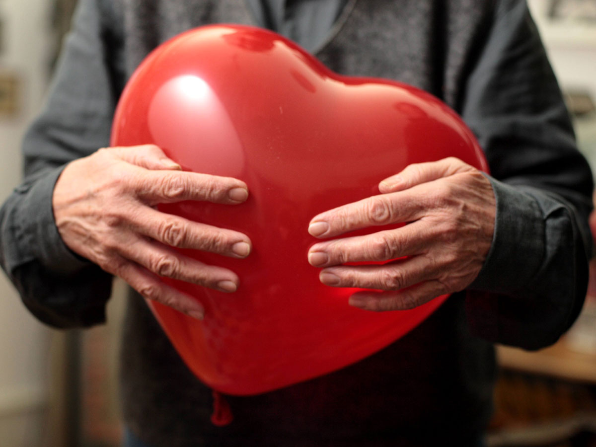 Дела сердечные: где-то кольнуло, что-то заболело, просто устали? Не на диван, а срочно к врачу!