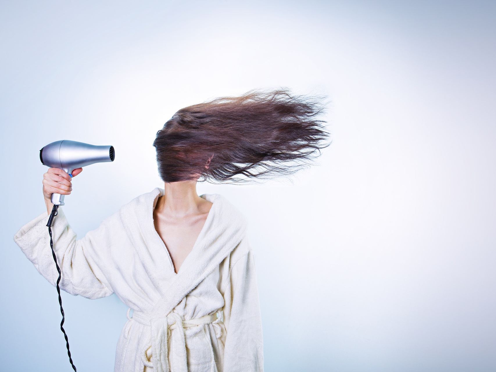 И пить и втирать: как спасти волосы от выпадения в осенний период