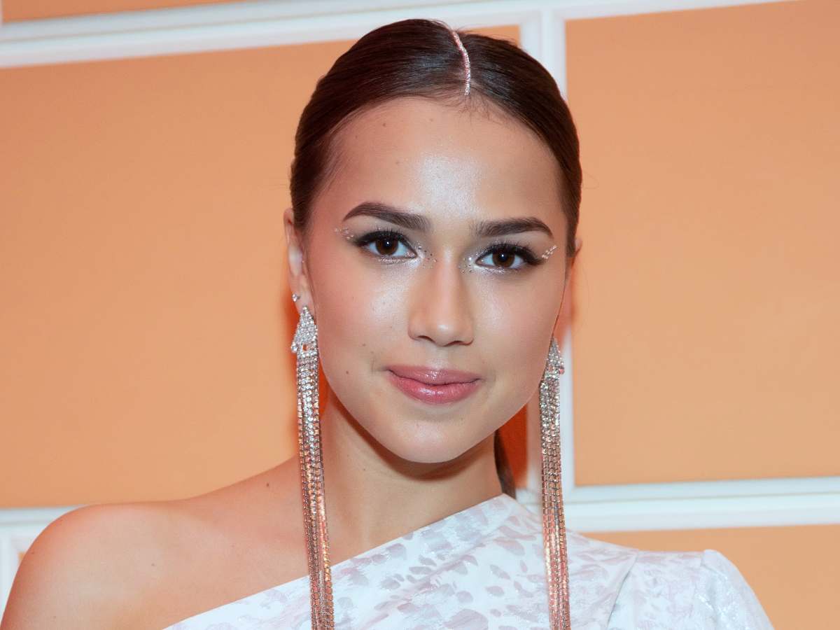 Алина Загитова выставила на всеобщее обозрение свой розовый бутон