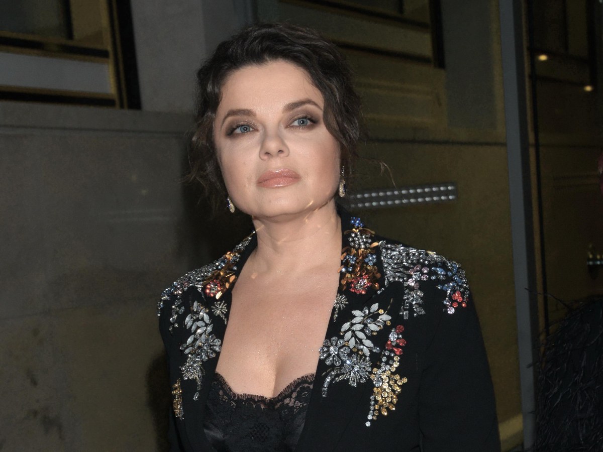 Похоронила ребенка, бросила карьеру и располнела: как живет превратившаяся в затворницу сестра Наташи Королевой