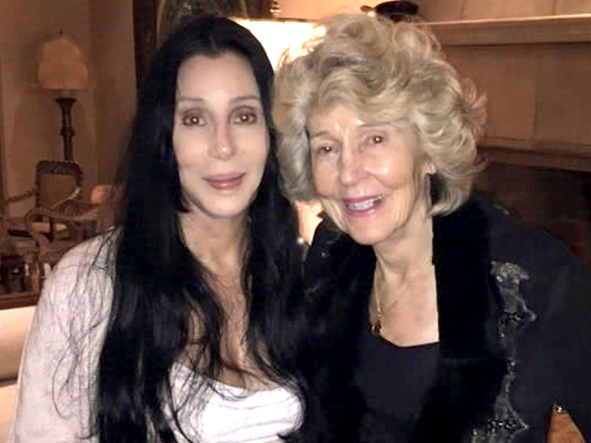 Шер хочет, чтобы ее смерть отпраздновали