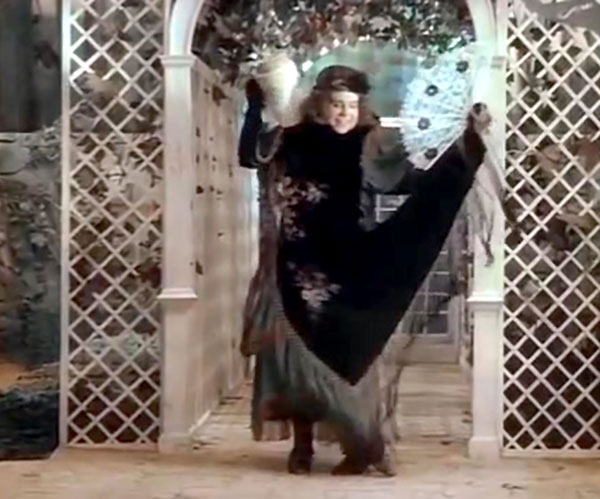 Танго Калягина в картине «Здравствуйте, я ваша тетя!»