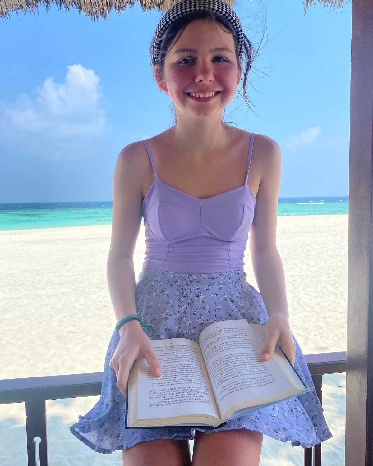 «Не могу остановиться смотреть»: внучка Ларисы Долиной превратилась в красавицу