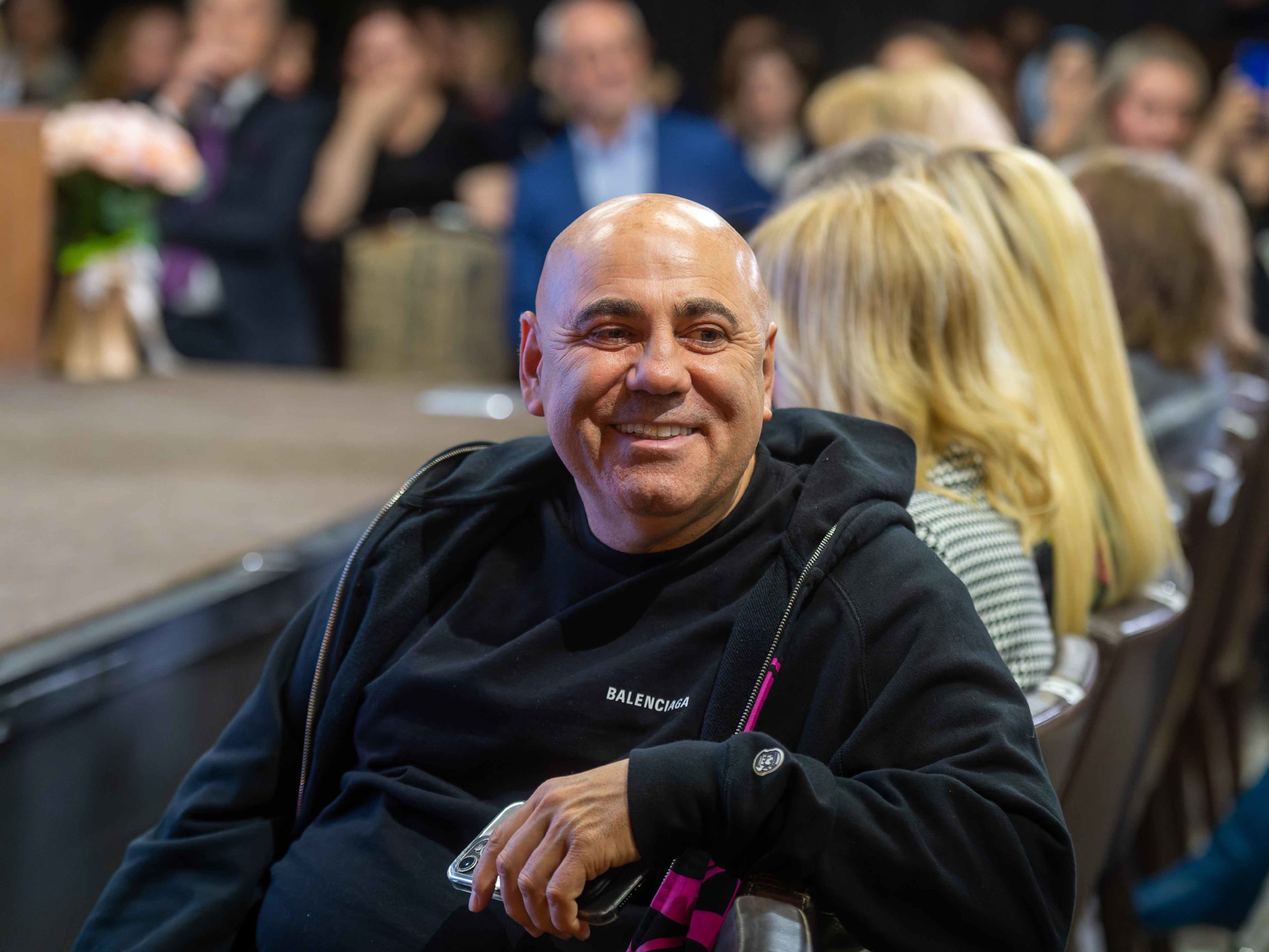 Вместо глаза чернота: взявшийся за бутылку Пригожин вызвал оторопь