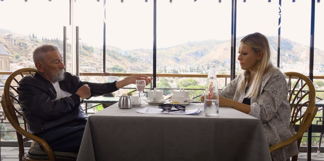 Едва говорил, кашлял и показывал страшные раны: последнее видео с Кикабидзе попало в Сеть