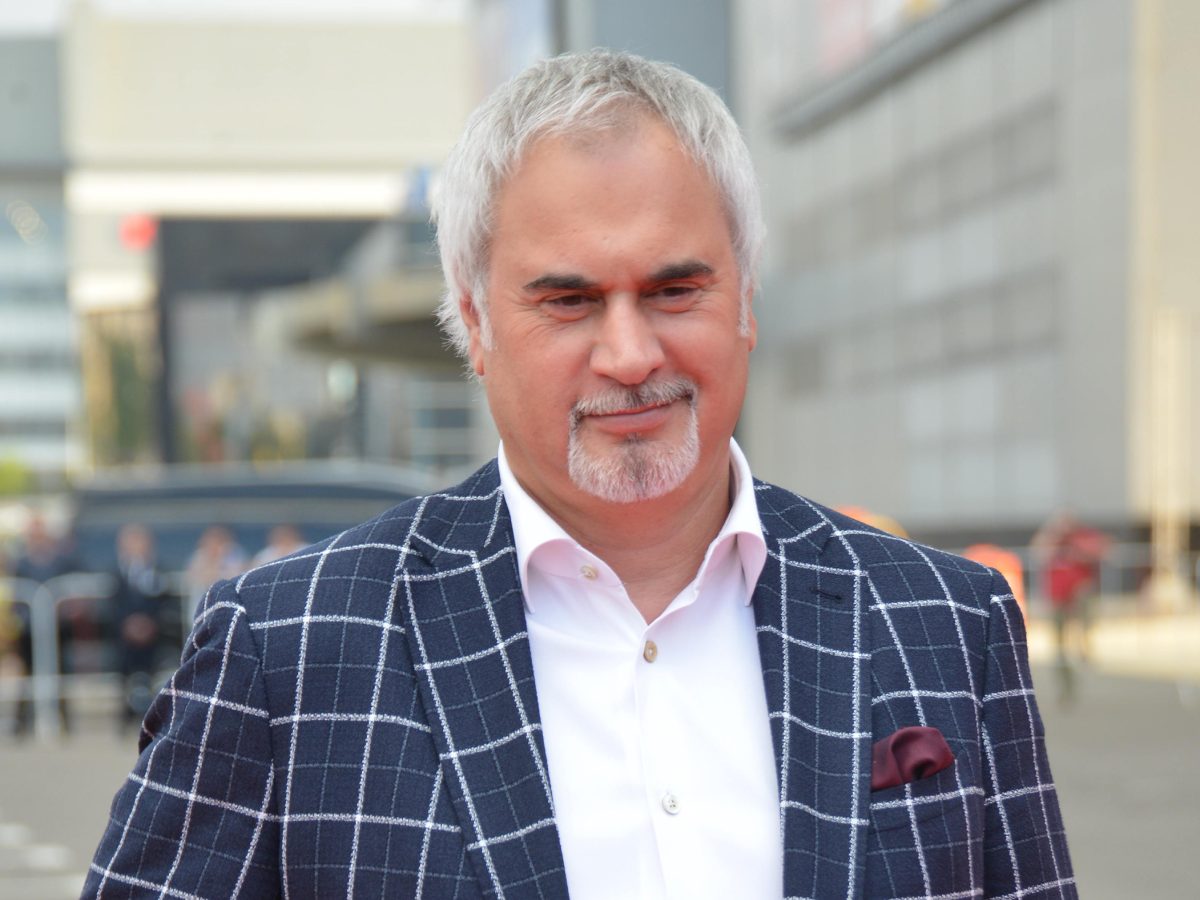 «Разве что не зиганул»: продолжившего националистическую кричалку Меладзе высмеяли за извинения