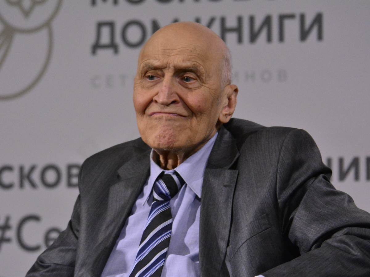 Николай Дроздов 85-летнего Дроздова кладут в особую клинику: родственников не допустят
