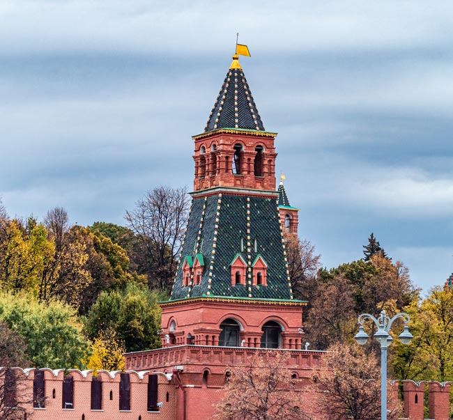 Тайницкая-башня-кремля